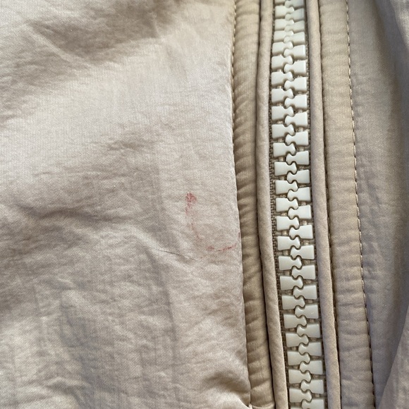 Tan Crop Puffer Vest - Picture 5 of 5